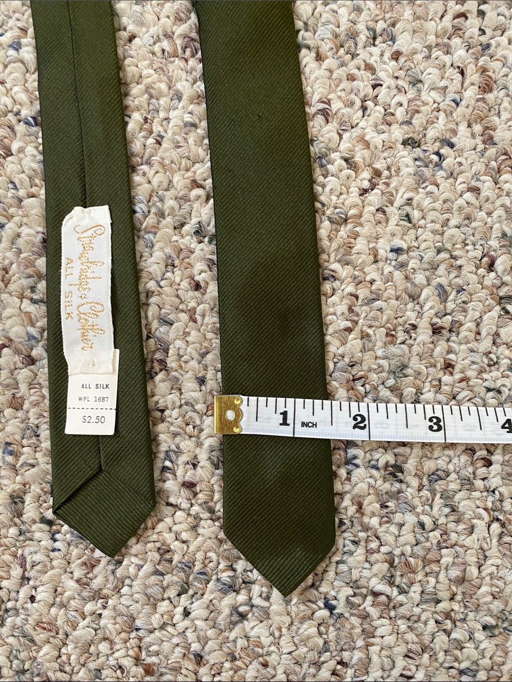 Vintage 100% Silk Strawbridge Clothier Classic Solid Olive Green Men's Tie - Picture 3 of 3
